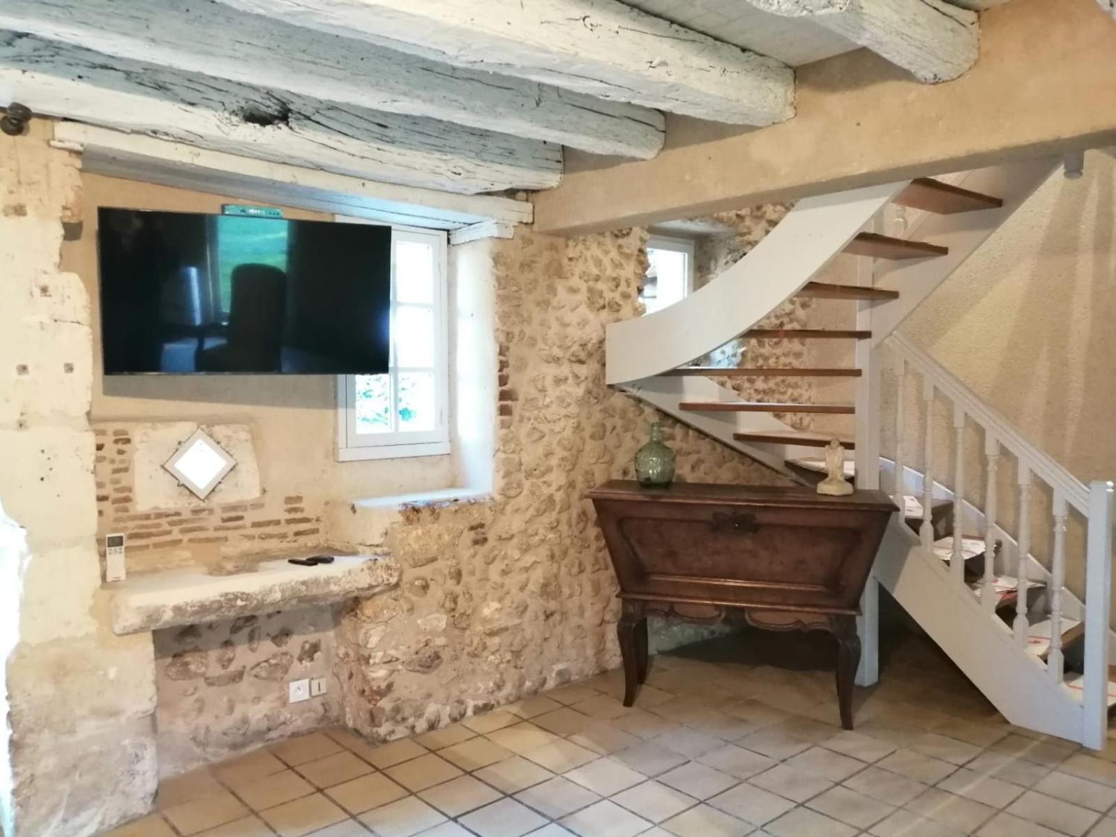 Gite Les Mareillauds - Piscine Salon Экстерьер фото