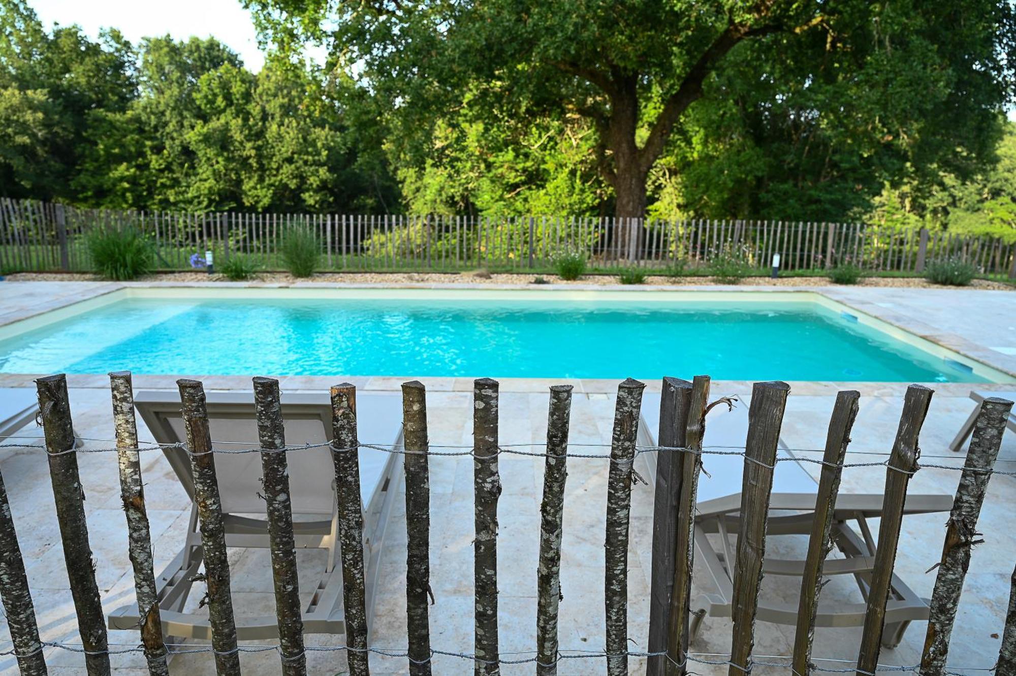Gite Les Mareillauds - Piscine Salon Экстерьер фото